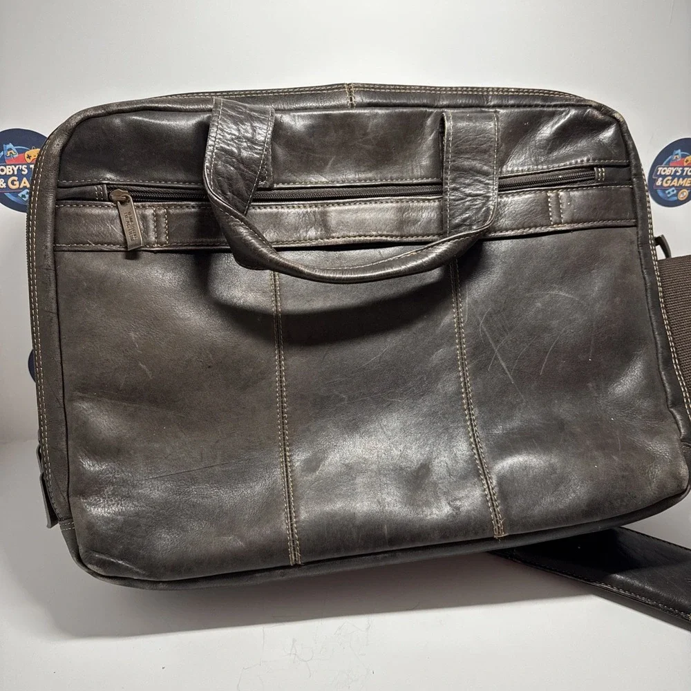Kenneth Cole Reaction Brown Leather Messenger Bag